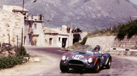  Dan Gurney i Jerry Grant - Shelby Cobra roadster.